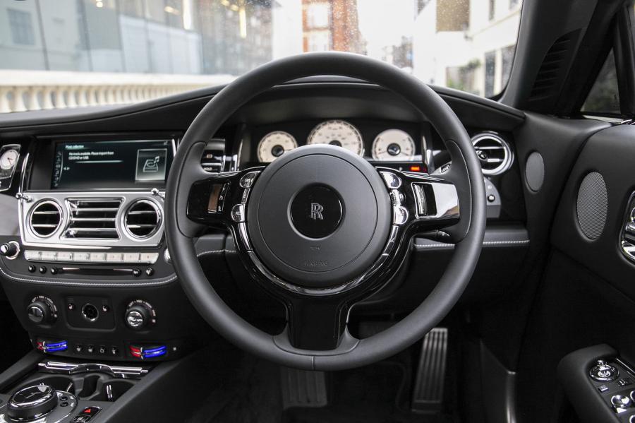 Панель приборов Rolls-Royce Wraith by ONYX Concept 2019 года  (фото 25 из 36)